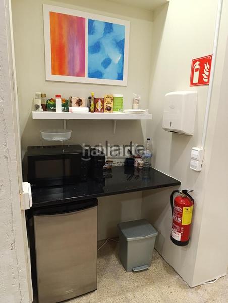 Foto adaaf96c-610c-4b32-b5f6-3c329676fc42. Lloguer local comercial a Sants Barcelona