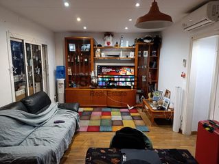 Appartement  De roger de llúria. Inversión garantizada piso luminoso con inquilino estable