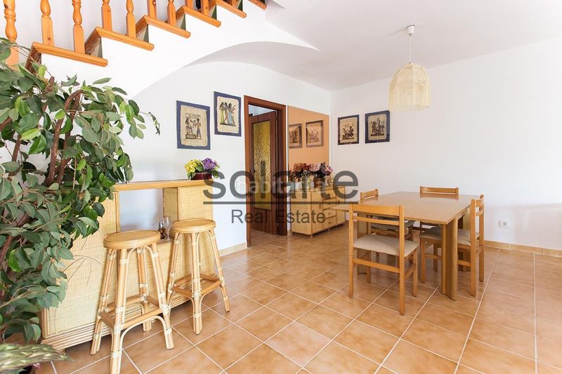 Foto de8cb4e6-9a38-435d-bf57-53596e4c7294. Casa a calle núria 11 a Cunit residencial Cunit