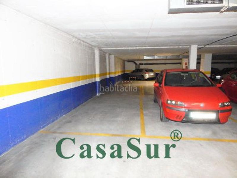 Foto 60072213-b26a-44d7-b75d-056ec6087b7c. Aparcament cotxe a Parquesol Valladolid