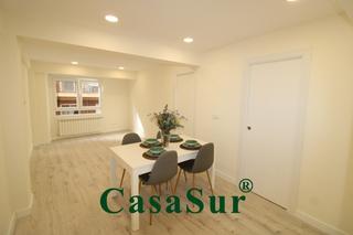 Appartement à Circular. ¡magnífico piso de lujo con una gran terraza y ascensor, muy bie