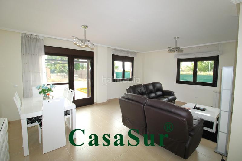 Foto 562b04f3-ab3d-459f-a1b2-088d7833eac6. Chalet con riscaldamento parcheggio piscina in Aldeamayor de San Martín