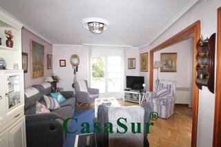 Apartament  Calle huelgas. ¡bonito apartamento reformado y con ascensor, muy bien situado j