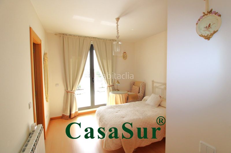 Foto 420779e4-8f5a-442a-8c89-3b44f0f44477. Àtic amb calefacció aparcament a Delicias Valladolid