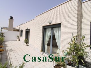 �tico en Delicias. ��tico con gran terraza de 40 m�, garaje y trastero en la ciudad