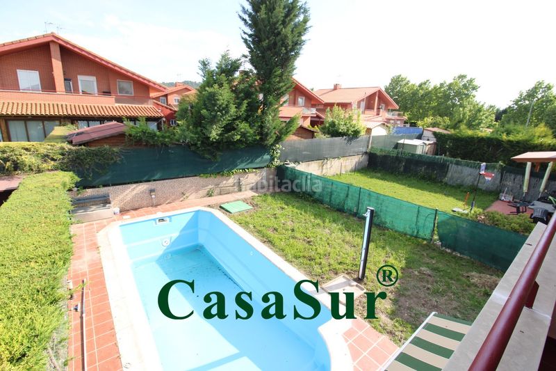 Foto 1218f5c9-d3df-40fb-8173-d377813ccbda. Xalet amb calefacció aparcament piscina a Renedo de Esgueva