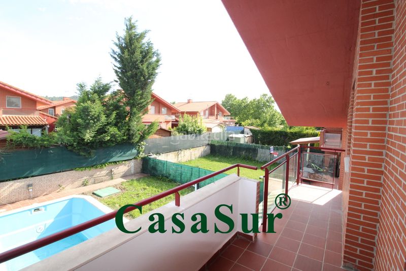 Foto 36ab962d-8dc2-4f37-9579-3ceea62084a9. Xalet amb calefacció aparcament piscina a Renedo de Esgueva