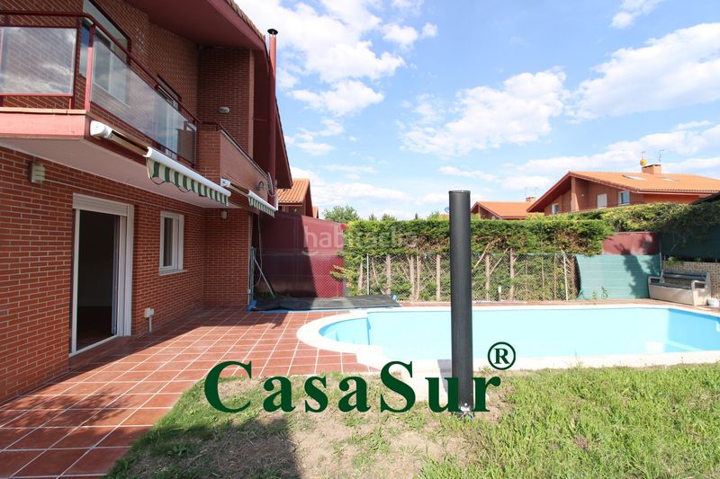Foto 55a89402-980f-4d40-9372-49311435d401. Xalet amb calefacció aparcament piscina a Renedo de Esgueva