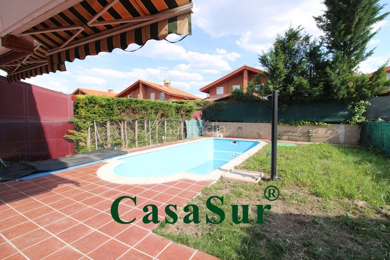 Foto cd364386-7f06-4087-be69-ad3806e8c86c. Xalet amb calefacció aparcament piscina a Renedo de Esgueva