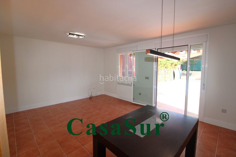 Foto df4d3958-929a-41f2-a417-8e15f261e193. Xalet amb calefacció aparcament piscina a Renedo de Esgueva