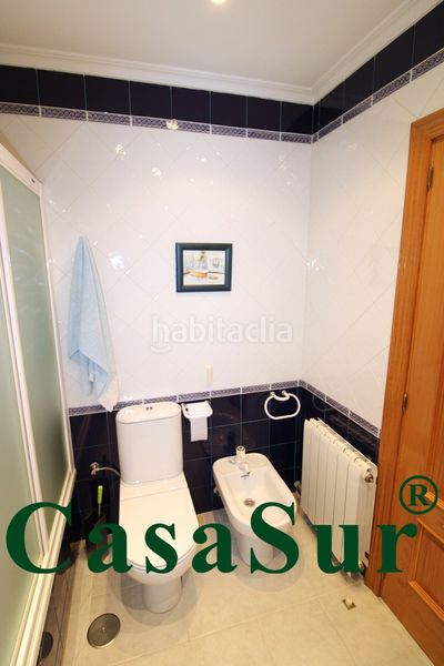 Foto 72a597eb-fde7-4450-8f40-4e37ff5e6fc4. Xalet amb xemeneia calefacció aparcament piscina a Traspinedo