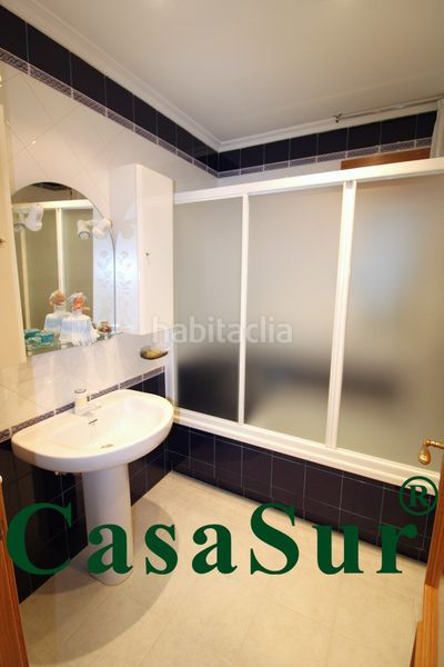 Foto d1773bfe-2d43-4ea2-a21f-e603258a9ce2. Xalet amb xemeneia calefacció aparcament piscina a Traspinedo