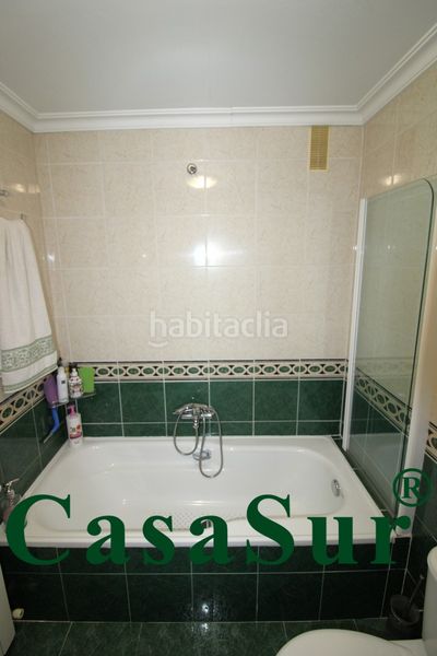 Foto 5ae0d3cf-e820-488f-ae84-3660bbaec0b4. Pis amb calefacció aparcament piscina a Parquesol Valladolid