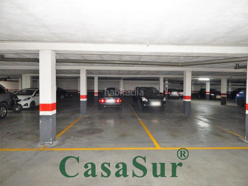 Foto 09c90d00-8c4f-4368-911a-495cb7dd16e1. Aparcament cotxe a Covaresa Valladolid