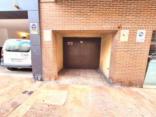Aparcament cotxe a Pueblo