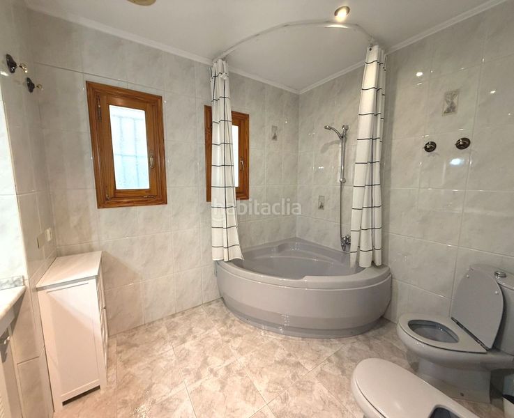 Foto 0b9490e9-f0b6-4cd8-9ea8-1d45d7bf2652. Chalet avec piscine dans Benicolada - Las Adelfas Calp