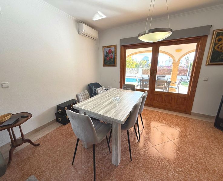 Foto 4f993e4e-5794-4cda-9cf1-82ef1fd35a60. Chalet avec piscine dans Benicolada - Las Adelfas Calp