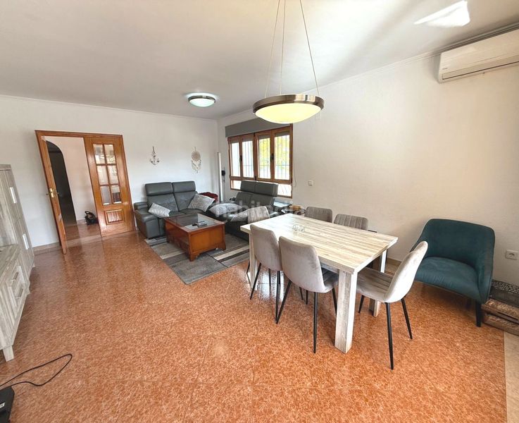 Foto 69620ea4-12e9-4de3-aaba-ae6561267326. Chalet avec piscine dans Benicolada - Las Adelfas Calp
