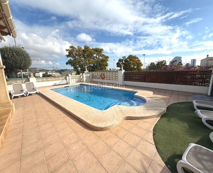 Foto b75ff4f9-209d-43c1-935e-f8dbd73295b2. Chalet avec piscine dans Benicolada - Las Adelfas Calp