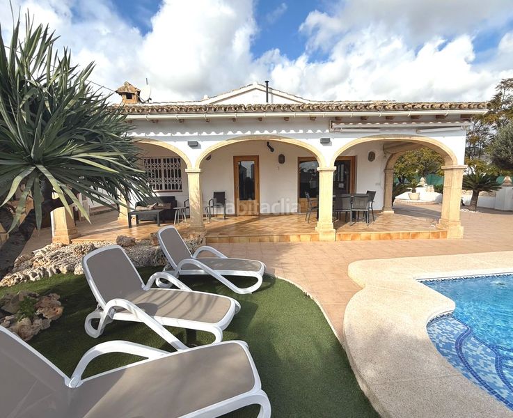 Foto 46c4376d-1bc2-422a-b9ad-b01b1ad215ea. Chalet con piscina in Benicolada - Las Adelfas Calp