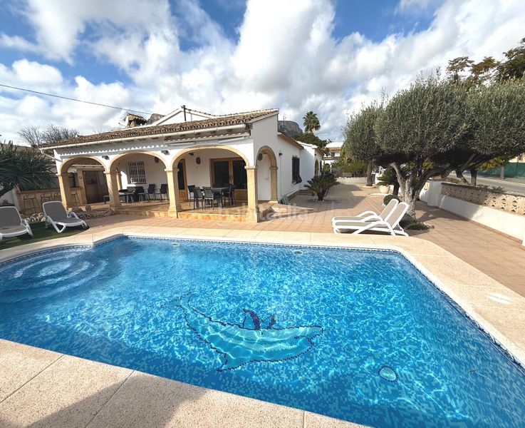 Foto 4e1eeb99-71bf-41a0-9f02-4516f80c9b77. Chalet con piscina in Benicolada - Las Adelfas Calp