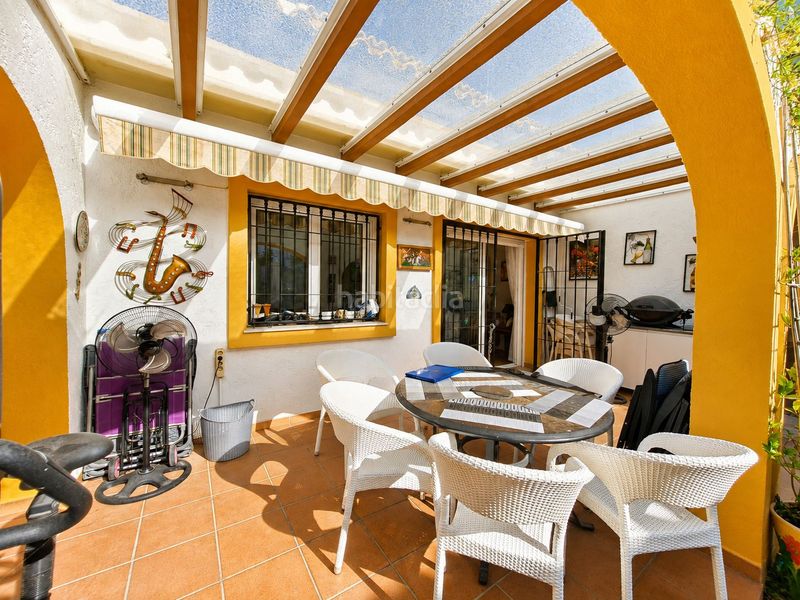 Foto aa0424a6-4872-4db0-9fa1-b5a23690f793. Casa amb piscina a Benicolada - Las Adelfas Calp
