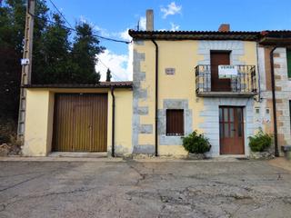 Casa  Camino del cid. Casa con patio y garaje en doña santos  burgos