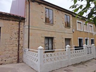 Maison  Salas. Casa con patio en regumiel de la sierra  burgos