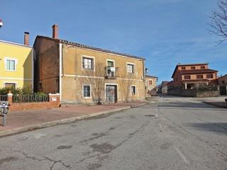 Casa a Estación 16. Casa de pueblo en barbadillo del mercado  burgos