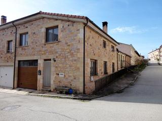 Maison  Dehesilla. Casa para entrar a vivir en palacios de la sierra  burgos