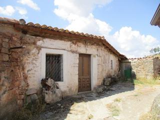 Mas à Solana 63. Conjunto de inmuebles en castrillo de la reina