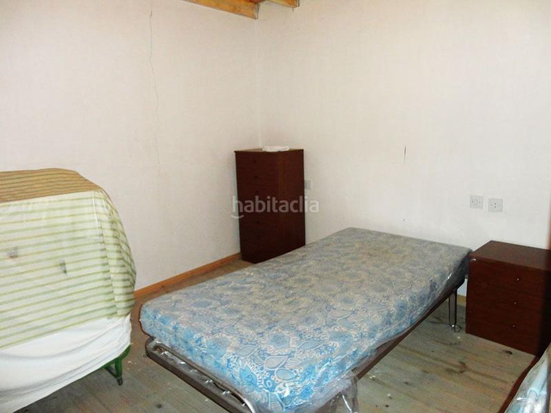 Foto e61f65af-5288-4440-916a-8084e5026f8c. Casa en iglesia 14 casa de pueblo con jardín y garaje en espejon soria en Espejón