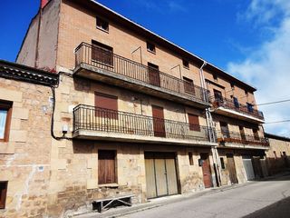 Casa adossada a Los ángeles 21. Edificio en quintanar de la sierra  burgos