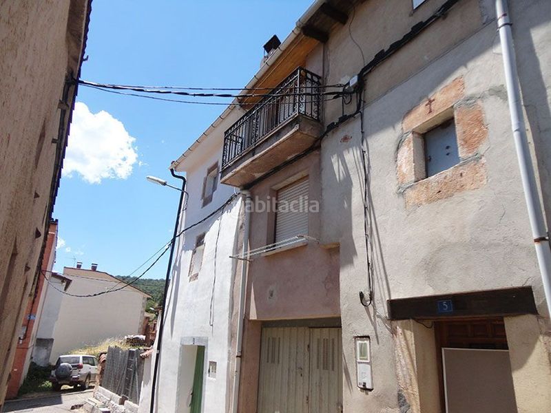Foto c1e84d13-8746-48cb-9532-23c13373a00f. Masia a Riocavado de la Sierra