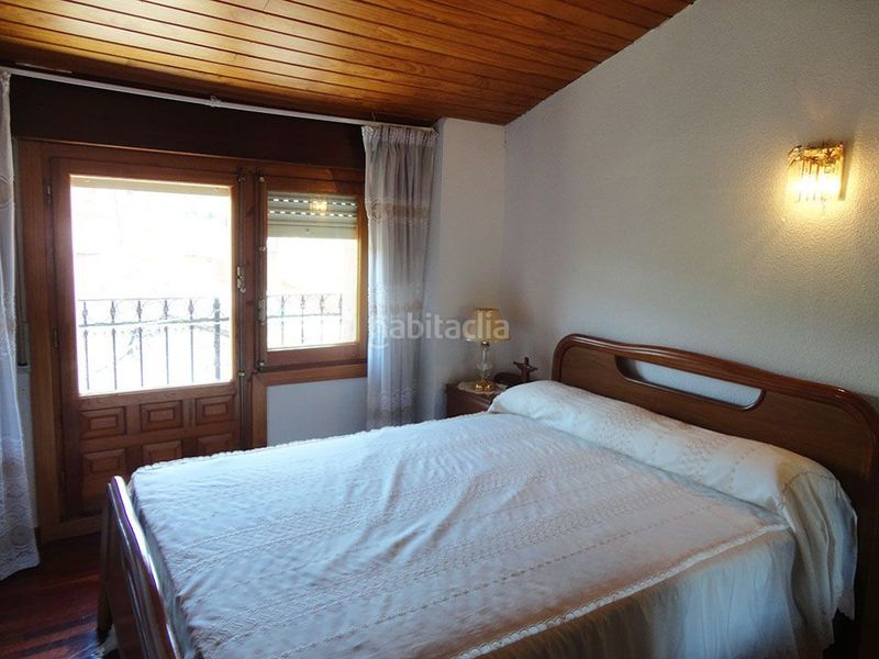 Foto df82d925-fb51-48e2-b3c4-d9e5ed2059b8. Masia a Riocavado de la Sierra
