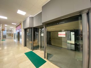 Miete Geschäftsraum in Centro - Recinto Amurallado. Se alquila local comercial en las galerias de la calle de la rei