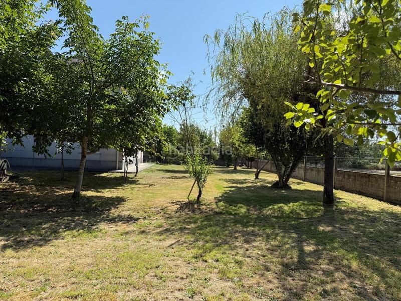 Foto ce68378e-55c1-46d9-baad-96e072b857f6. Casa se vende casa con gran parcela en Begonte