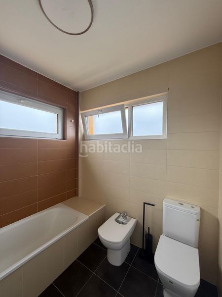Foto 85e26d8c-db34-48ee-a548-4ba0606dd6b9. Casa adossada amb calefacció a Parroquias del Oeste Lugo