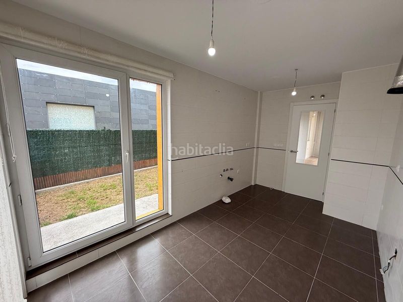 Foto e60e1da8-e1d3-4ca0-8e1c-e05346f0c373. Casa adossada amb calefacció a Parroquias del Oeste Lugo
