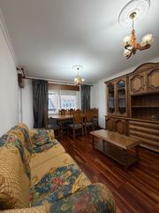 Pis a Residencia - Abella. Piso de 3 dormitorios con terraza y galería en calle doutor ocho