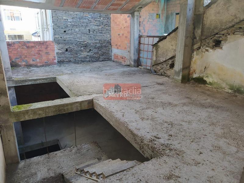 Foto cb1bd470-3044-49b6-b02b-18281976f3a9. Casa se vende casa para reformar en rúa quirogafonte dos ranchos en Lugo