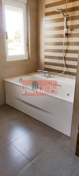 Foto 074f21d2-9366-483b-83d2-91a0e3d89cfe. Chalet con riscaldamento in Parroquias del Este Lugo