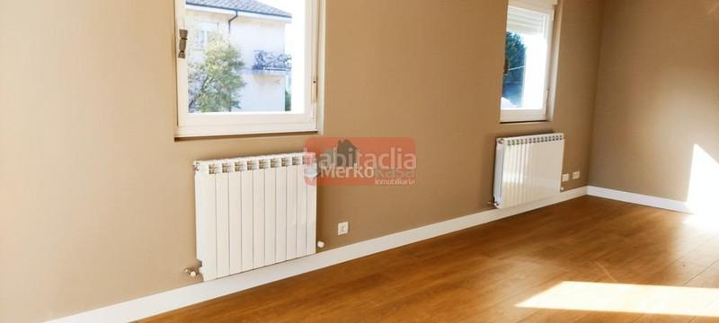 Foto 40745feb-ffa7-4984-96c6-b6d2e4d82d29. Chalet con riscaldamento in Parroquias del Este Lugo