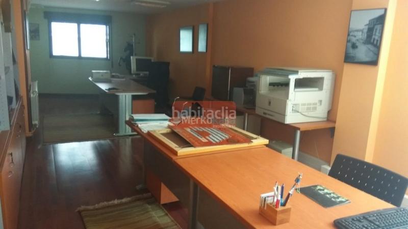 Foto 3f59ac8f-4669-4283-8910-84ec53b0ba3b. Oficina se vende entreplanta acondicionada cerca del centro en Lugo