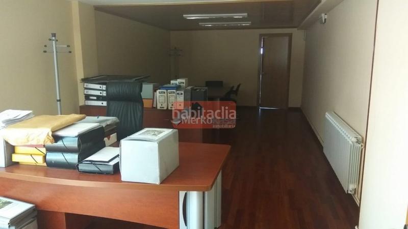 Foto 8f175e77-f39d-4eec-8e68-fe19344cea5d. Oficina se vende entreplanta acondicionada cerca del centro en Lugo