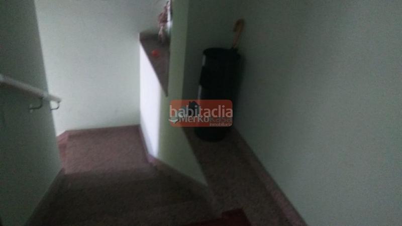 Foto fd30cfa8-2610-44f2-a910-d2bcaec09076. Oficina se vende entreplanta acondicionada cerca del centro en Lugo