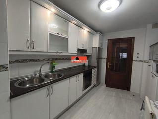 Rent Flat in Acea de Olga - Augas Férreas. Se alquila amplio y luminoso piso en estrada da granxa