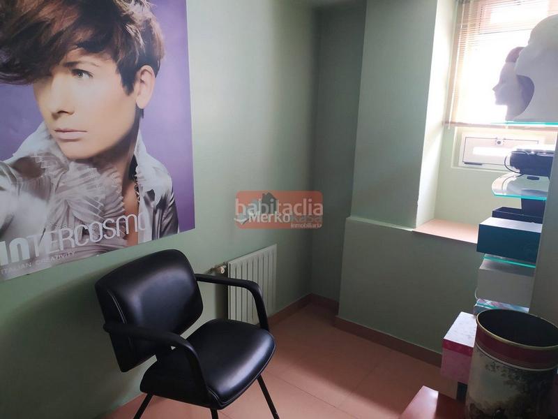 Foto ca958f96-19d5-4222-8f72-e7a39bbd2bd3. Oficina amb calefacció a A Milagrosa Lugo