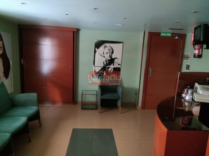 Foto f3ed6fb8-9866-4730-ac26-65445bc6d4a5. Oficina amb calefacció a A Milagrosa Lugo