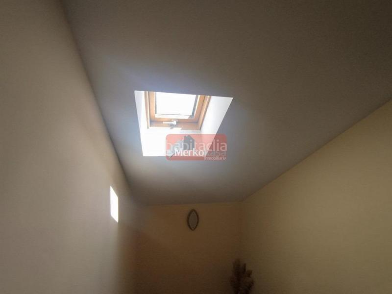 Foto 5e96afeb-017a-4fe4-b77a-6da97871d7b7. Chalet se vende vivienda unifamiliar con terreno , os ancares lucenses en Baralla